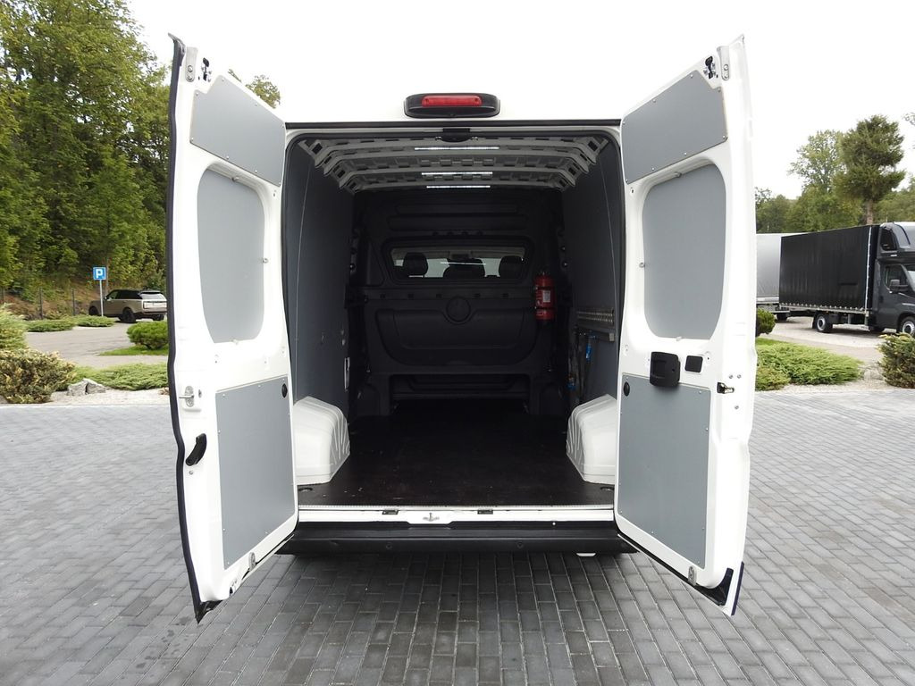 Fourgon utilitaire, Utilitaire double cabine Peugeot BOXER KASTENWAGEN DOPPELKABINE 6 SITZE TEMPOMAT: photos 12