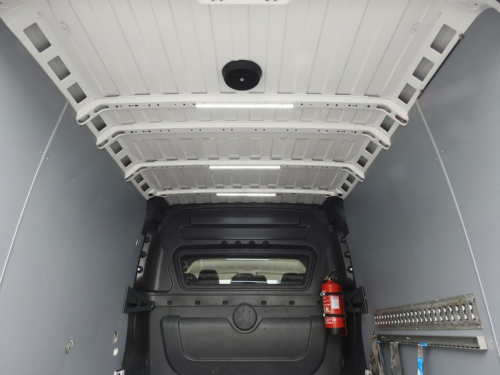 Fourgon utilitaire, Utilitaire double cabine Peugeot BOXER KASTENWAGEN DOPPELKABINE 6 SITZE TEMPOMAT: photos 16