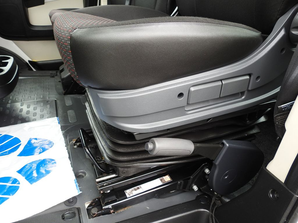Fourgon utilitaire, Utilitaire double cabine Peugeot BOXER KASTENWAGEN DOPPELKABINE 6 SITZE TEMPOMAT: photos 21