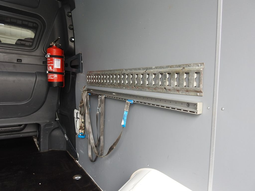 Fourgon utilitaire, Utilitaire double cabine Peugeot BOXER KASTENWAGEN DOPPELKABINE 6 SITZE TEMPOMAT: photos 17