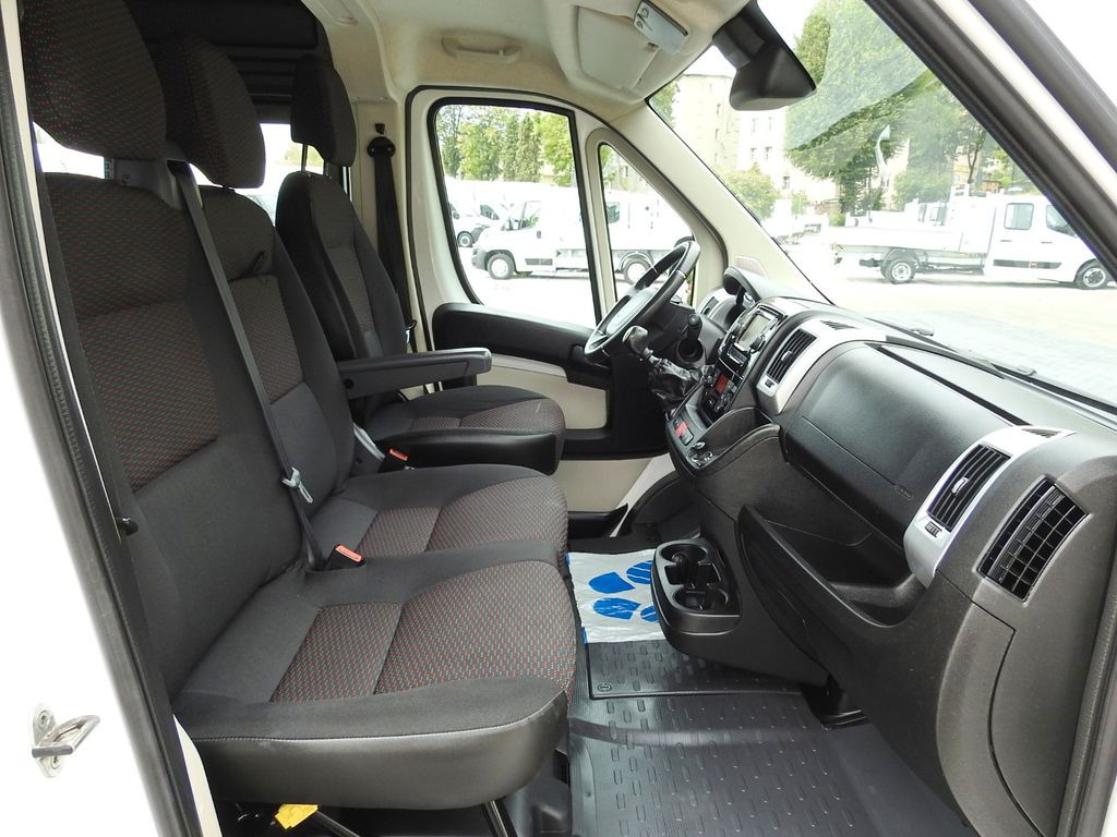 Fourgon utilitaire, Utilitaire double cabine Peugeot BOXER KASTENWAGEN DOPPELKABINE 6 SITZE TEMPOMAT: photos 27