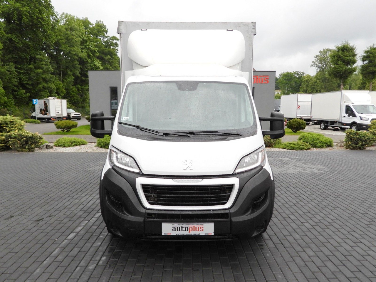 Peugeot BOXER PRITSCHE PLANE AUFZUG 8 PALETTEN TEMPOMAT - Utilitaire plateau baché: photos 5 Peugeot BOXER PRITSCHE PLANE AUFZUG 8 PALETTEN TEMPOMAT - Utilitaire plateau baché: photos 5