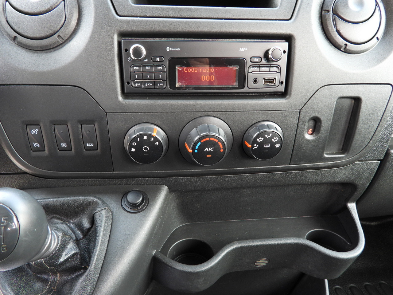 Fourgon utilitaire RENAULT MASTER BOX DELIVERY VAN 7 SEATS CRUISE CONTROL TWIN WHEELS AIR CONDITIONING 145HP: photos 30 Fourgon utilitaire RENAULT MASTER BOX DELIVERY VAN 7 SEATS CRUISE CONTROL TWIN WHEELS AIR CONDITIONING 145HP: photos 30