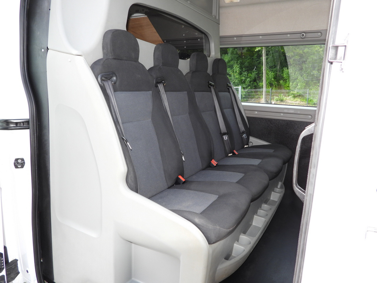 Fourgon utilitaire RENAULT MASTER BOX DELIVERY VAN 7 SEATS CRUISE CONTROL TWIN WHEELS AIR CONDITIONING 145HP: photos 35 Fourgon utilitaire RENAULT MASTER BOX DELIVERY VAN 7 SEATS CRUISE CONTROL TWIN WHEELS AIR CONDITIONING 145HP: photos 35