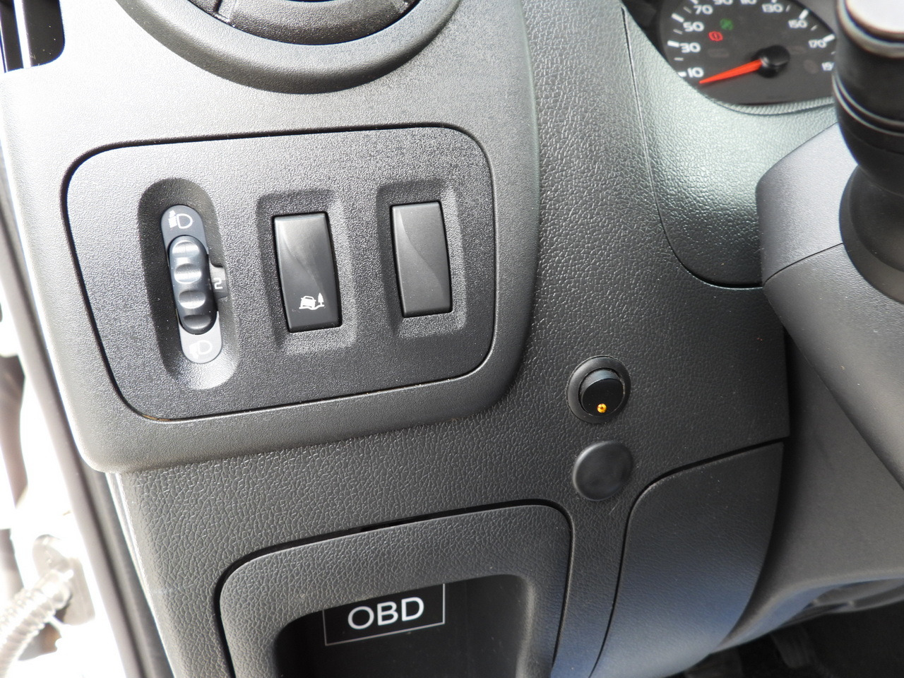 Fourgon utilitaire RENAULT MASTER BOX DELIVERY VAN 7 SEATS CRUISE CONTROL TWIN WHEELS AIR CONDITIONING 145HP: photos 23 Fourgon utilitaire RENAULT MASTER BOX DELIVERY VAN 7 SEATS CRUISE CONTROL TWIN WHEELS AIR CONDITIONING 145HP: photos 23