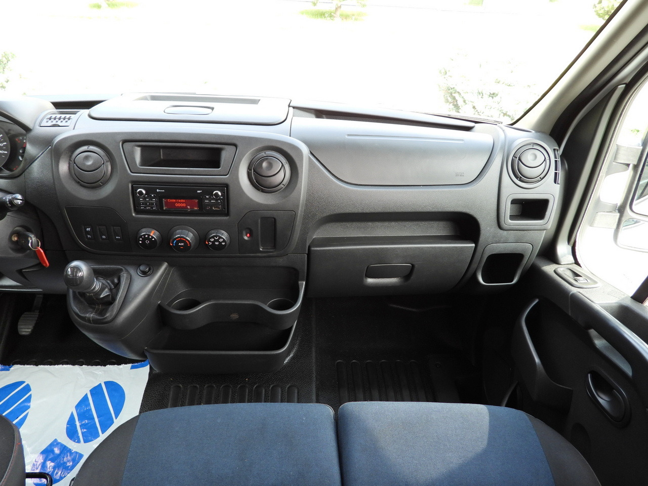 Fourgon utilitaire RENAULT MASTER BOX DELIVERY VAN 7 SEATS CRUISE CONTROL TWIN WHEELS AIR CONDITIONING 145HP: photos 28 Fourgon utilitaire RENAULT MASTER BOX DELIVERY VAN 7 SEATS CRUISE CONTROL TWIN WHEELS AIR CONDITIONING 145HP: photos 28