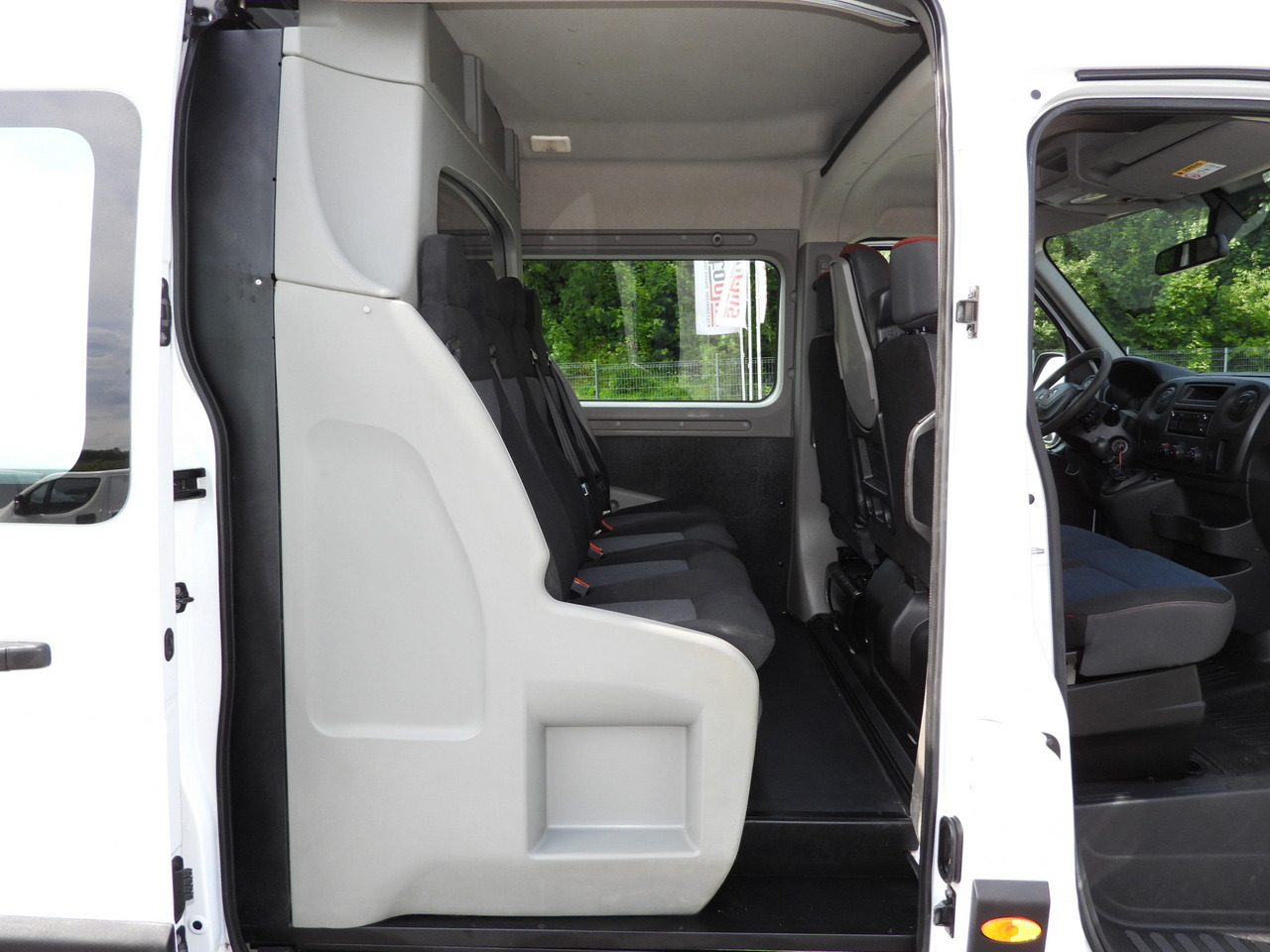 Fourgon utilitaire RENAULT MASTER BOX DELIVERY VAN 7 SEATS CRUISE CONTROL TWIN WHEELS AIR CONDITIONING 145HP: photos 34 Fourgon utilitaire RENAULT MASTER BOX DELIVERY VAN 7 SEATS CRUISE CONTROL TWIN WHEELS AIR CONDITIONING 145HP: photos 34