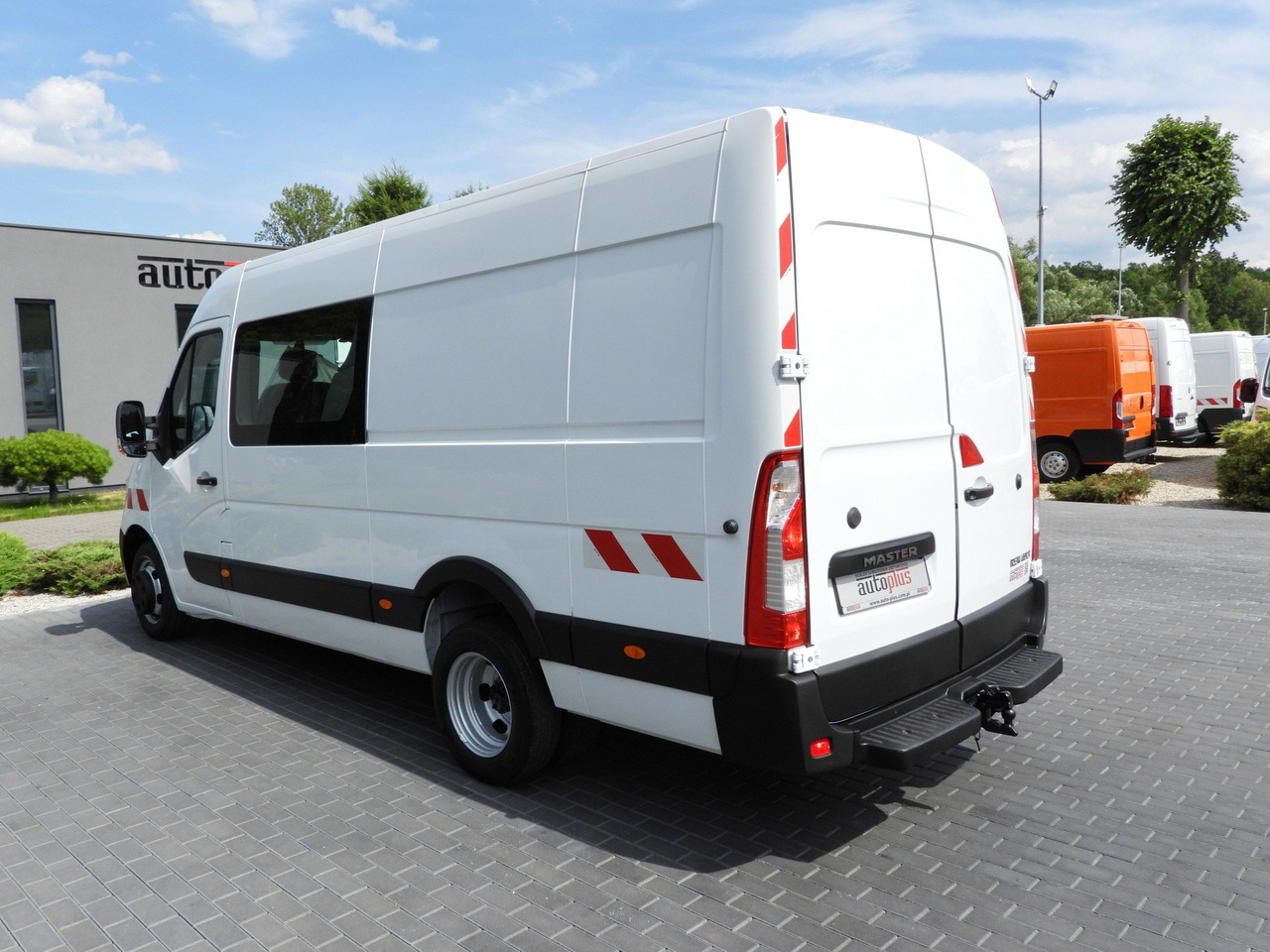 Fourgon utilitaire RENAULT MASTER BOX DELIVERY VAN 7 SEATS CRUISE CONTROL TWIN WHEELS AIR CONDITIONING 145HP: photos 10 Fourgon utilitaire RENAULT MASTER BOX DELIVERY VAN 7 SEATS CRUISE CONTROL TWIN WHEELS AIR CONDITIONING 145HP: photos 10