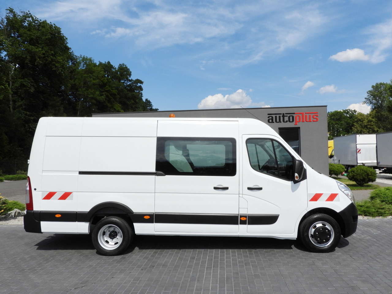 Fourgon utilitaire RENAULT MASTER BOX DELIVERY VAN 7 SEATS CRUISE CONTROL TWIN WHEELS AIR CONDITIONING 145HP: photos 7 Fourgon utilitaire RENAULT MASTER BOX DELIVERY VAN 7 SEATS CRUISE CONTROL TWIN WHEELS AIR CONDITIONING 145HP: photos 7