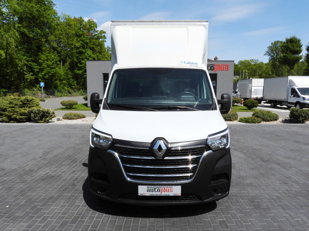 RENAULT MASTER BOX LIFT 8 PALLETS CRUISE CONTROL NAVIGATION LED LIGHTS TWIN WHEELS AIR CONDITIONING 145HP - Utilitaire frigorifique: photos 5 RENAULT MASTER BOX LIFT 8 PALLETS CRUISE CONTROL NAVIGATION LED LIGHTS TWIN WHEELS AIR CONDITIONING 145HP - Utilitaire frigorifique: photos 5