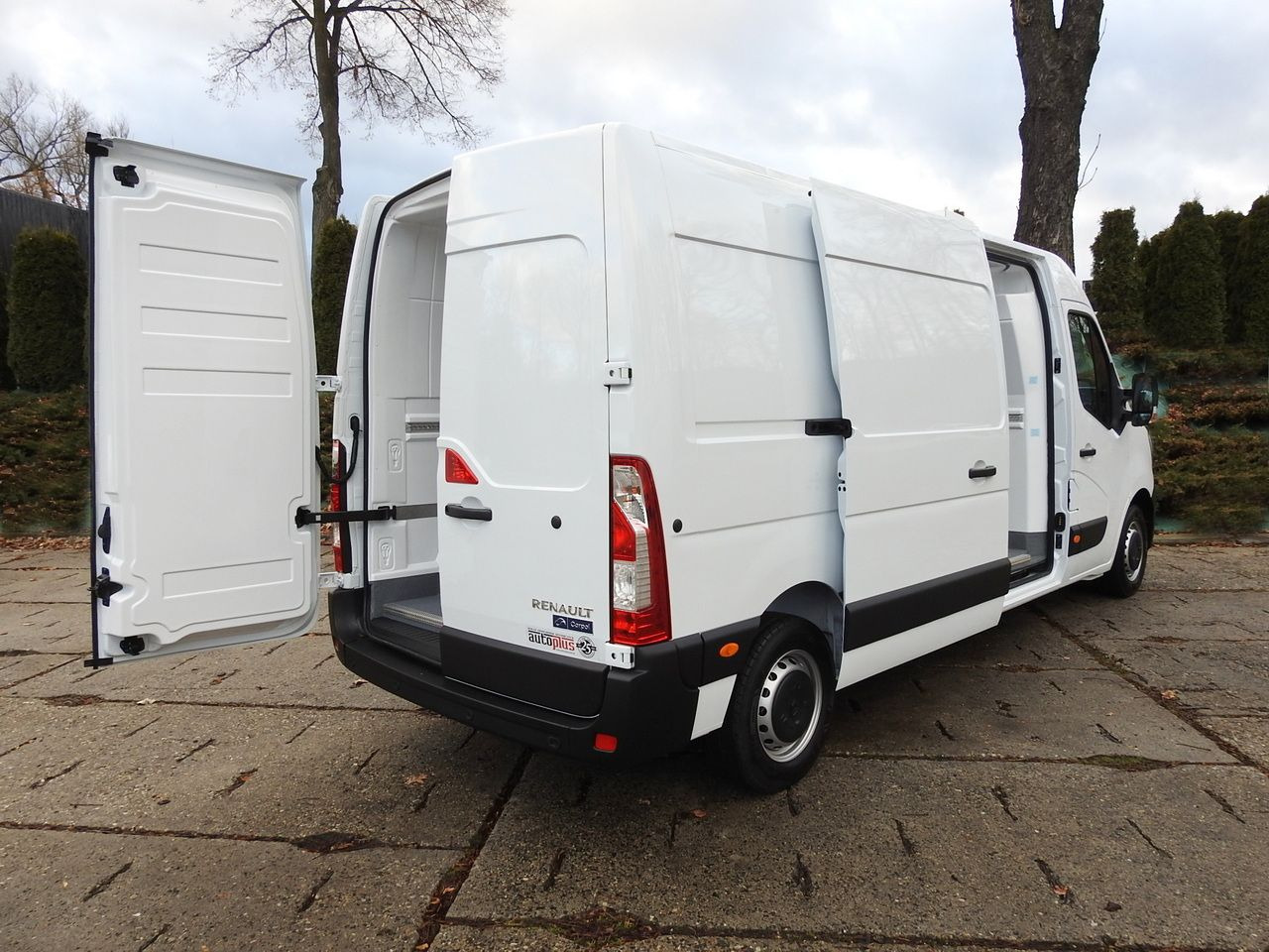 RENAULT MASTER NEW REFRIGERATOR VAN -10*C AIR CONDITIONING MANUFACTURERS 135HP - Utilitaire frigorifique: photos 3 RENAULT MASTER NEW REFRIGERATOR VAN -10*C AIR CONDITIONING MANUFACTURERS 135HP - Utilitaire frigorifique: photos 3