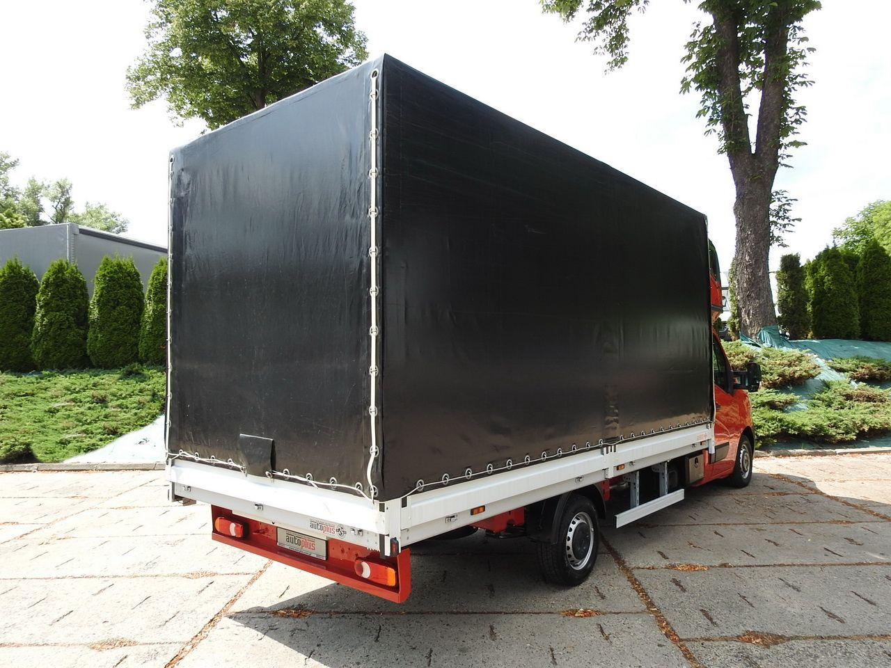RENAULT MASTER - Utilitaire plateau baché: photos 3 RENAULT MASTER - Utilitaire plateau baché: photos 3