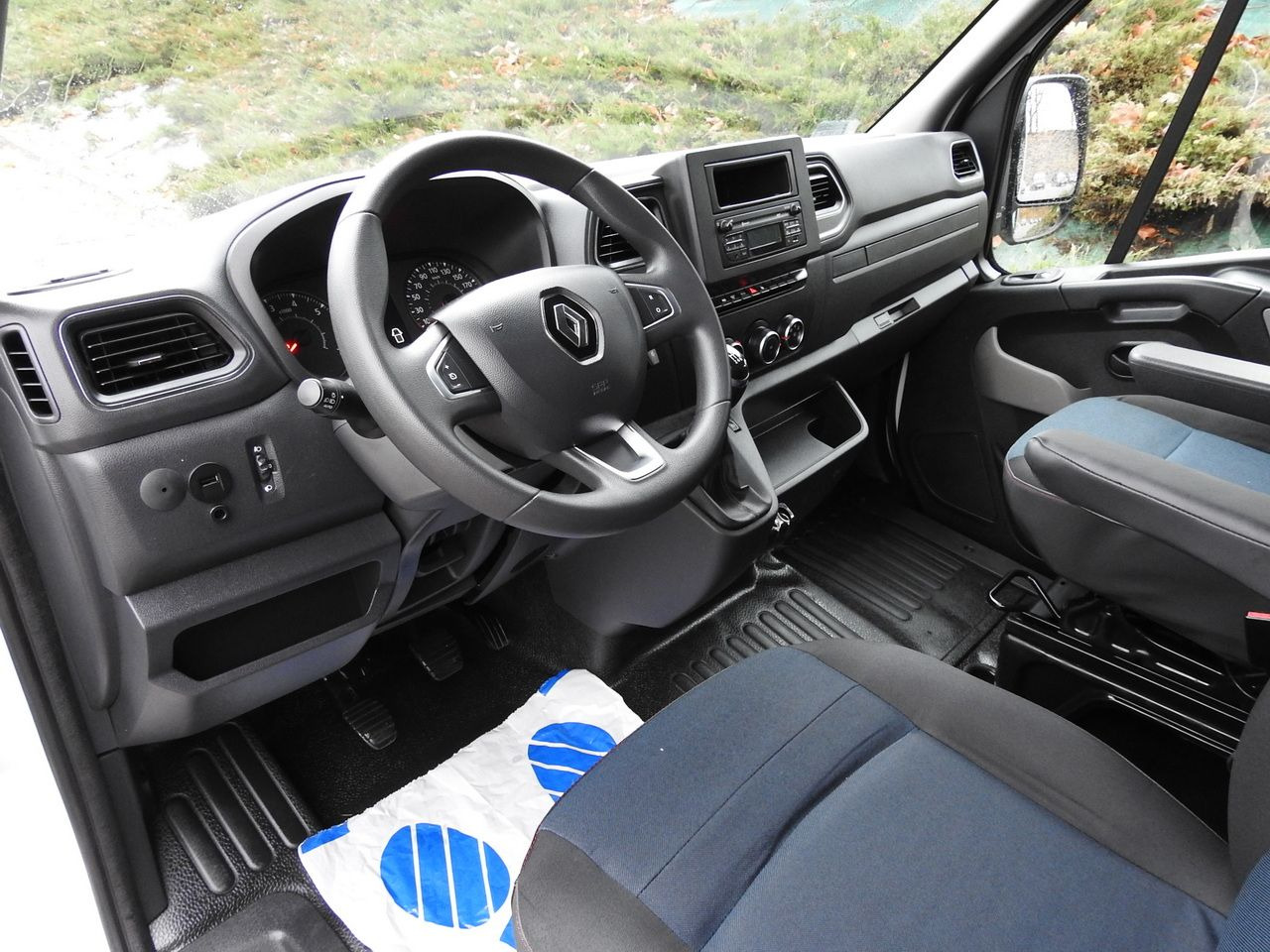 RENAULT MASTER - Utilitaire plateau baché: photos 2 RENAULT MASTER - Utilitaire plateau baché: photos 2