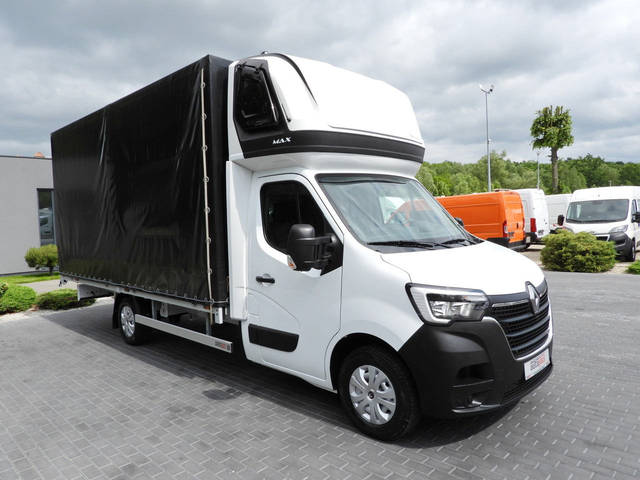 RENAULT MASTER TARPAULIN 10 PALLETS CRUISE CONTROL LED LIGHTS AIR CONDITIONING 165HP - Utilitaire plateau baché: photos 4 RENAULT MASTER TARPAULIN 10 PALLETS CRUISE CONTROL LED LIGHTS AIR CONDITIONING 165HP - Utilitaire plateau baché: photos 4