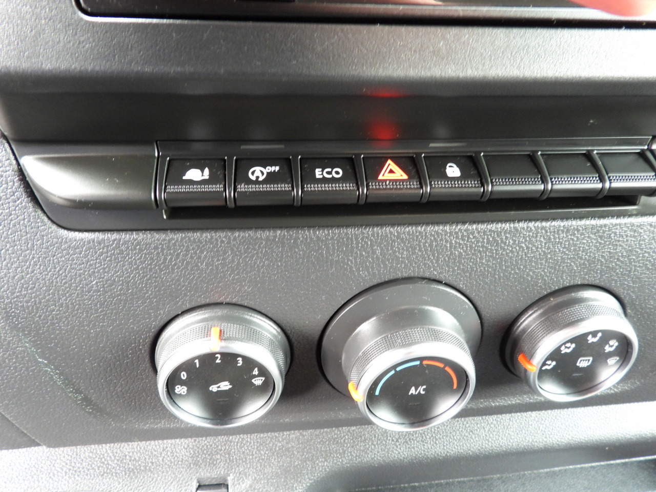 Utilitaire plateau baché RENAULT MASTER TARPAULIN 10 PALLETS CRUISE CONTROL LED LIGHTS PNEUMATICS AIR CONDITIONING 165HP: photos 37 Utilitaire plateau baché RENAULT MASTER TARPAULIN 10 PALLETS CRUISE CONTROL LED LIGHTS PNEUMATICS AIR CONDITIONING 165HP: photos 37