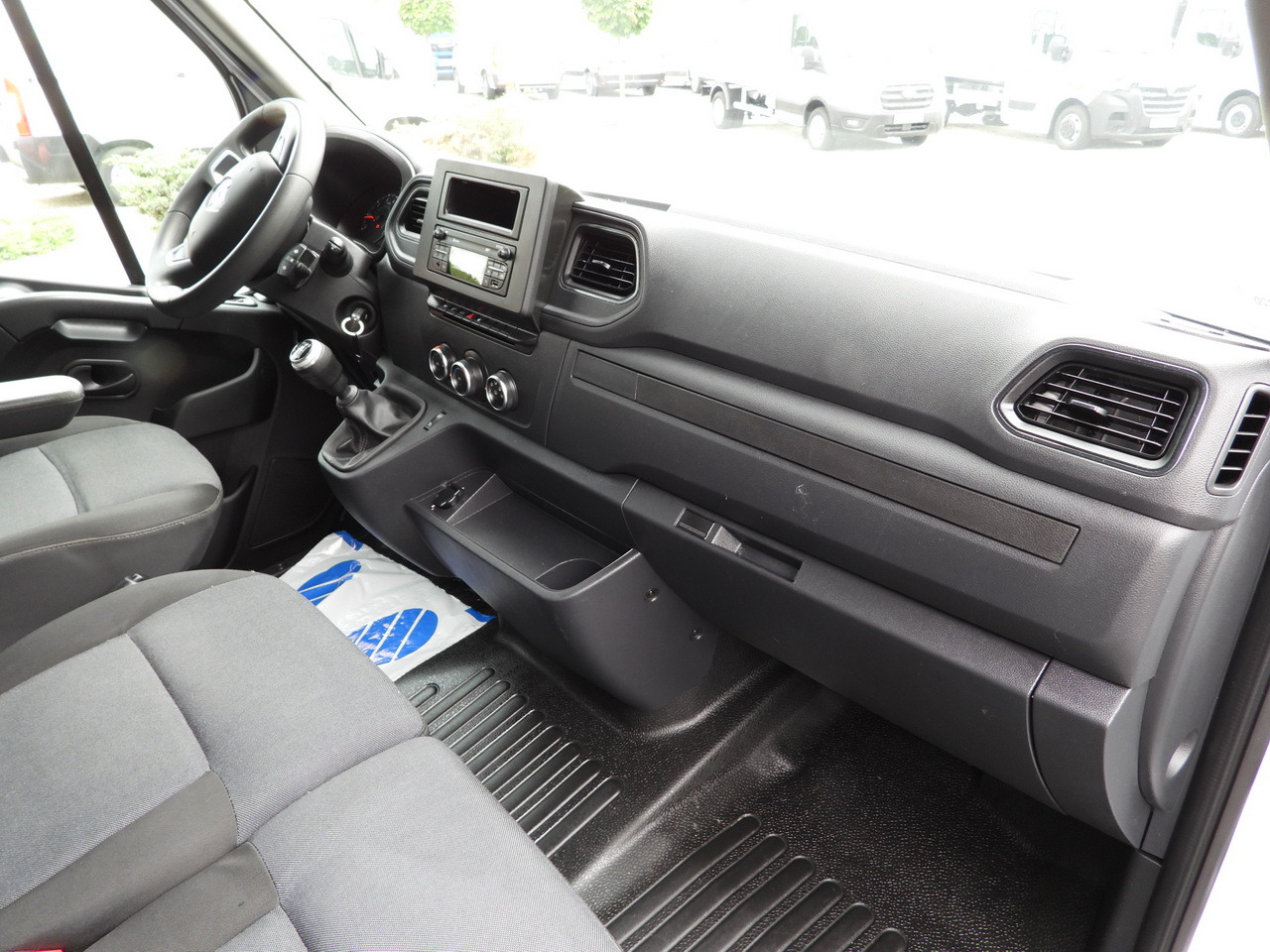 Utilitaire plateau baché RENAULT MASTER TARPAULIN 10 PALLETS CRUISE CONTROL LED LIGHTS PNEUMATICS AIR CONDITIONING 165HP: photos 41 Utilitaire plateau baché RENAULT MASTER TARPAULIN 10 PALLETS CRUISE CONTROL LED LIGHTS PNEUMATICS AIR CONDITIONING 165HP: photos 41