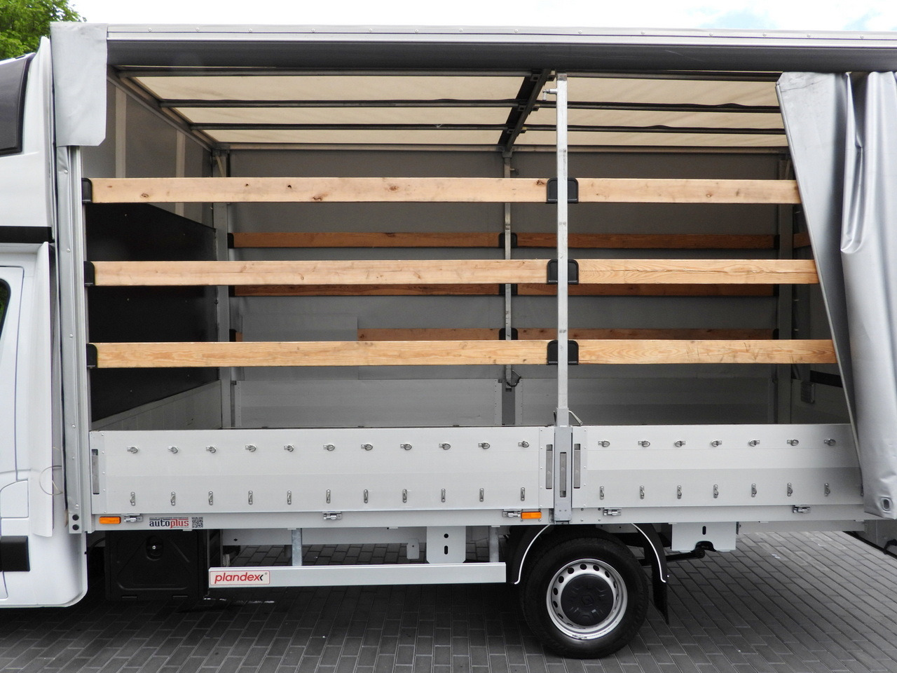 Utilitaire plateau baché RENAULT MASTER TARPAULIN 10 PALLETS CRUISE CONTROL LED LIGHTS PNEUMATICS AIR CONDITIONING 165HP: photos 25 Utilitaire plateau baché RENAULT MASTER TARPAULIN 10 PALLETS CRUISE CONTROL LED LIGHTS PNEUMATICS AIR CONDITIONING 165HP: photos 25