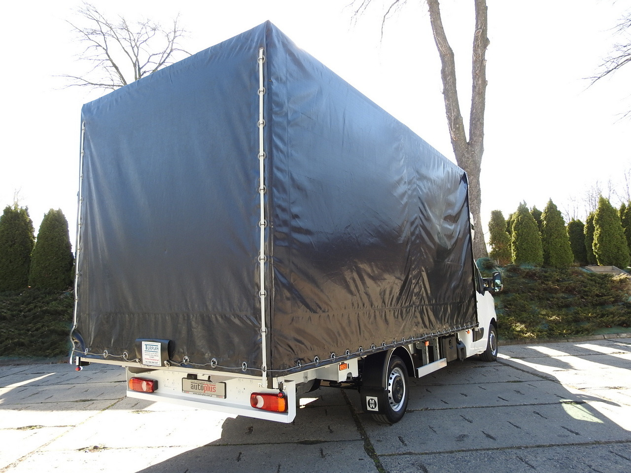 RENAULT MASTER TARPAULIN 10 PALLETS WEBASTO CRUISE CONTROL AIR CONDITIONING LED LIGHTS 165HP - Utilitaire plateau baché: photos 3 RENAULT MASTER TARPAULIN 10 PALLETS WEBASTO CRUISE CONTROL AIR CONDITIONING LED LIGHTS 165HP - Utilitaire plateau baché: photos 3