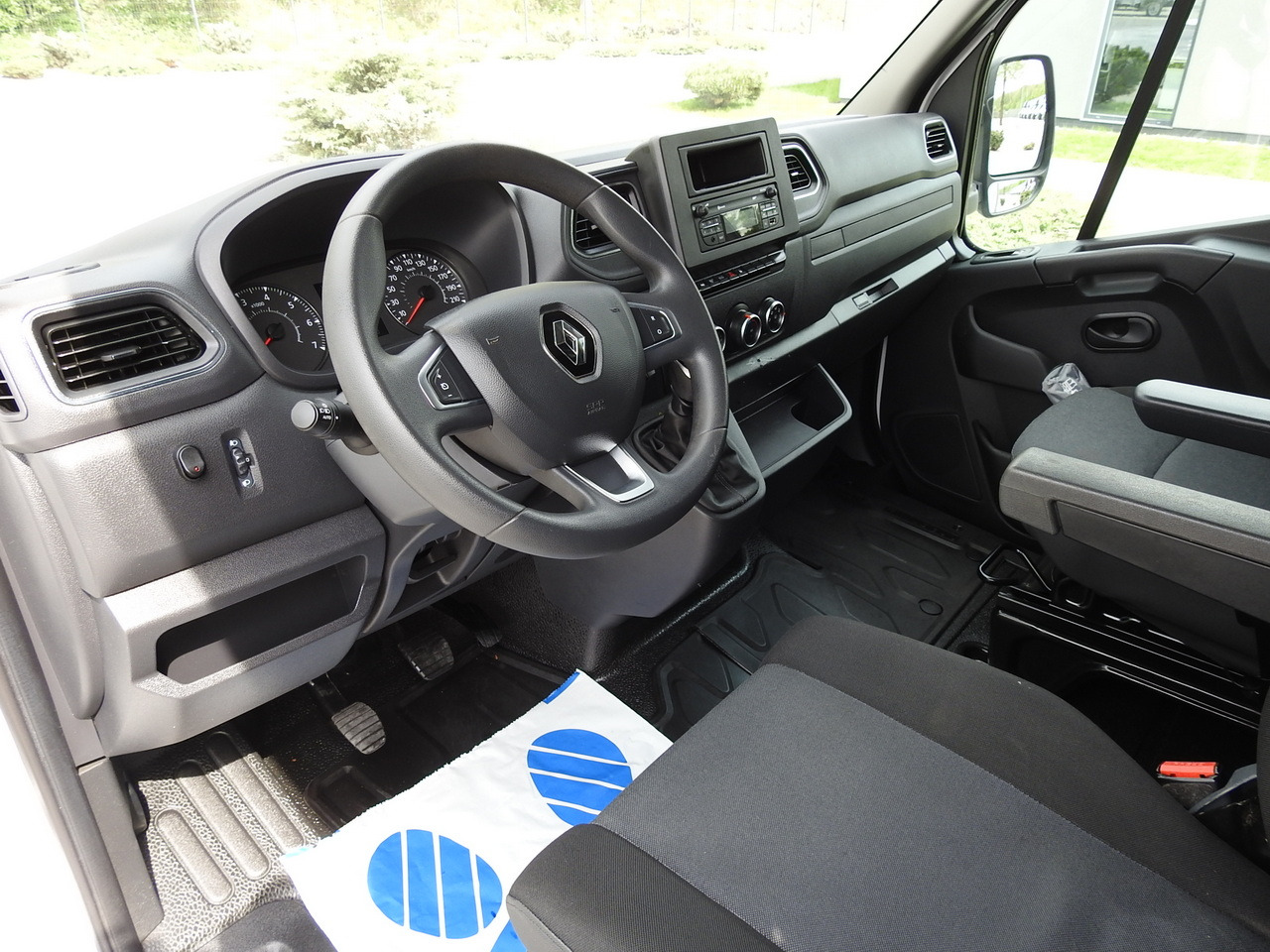 RENAULT MASTER TARPAULIN 10 PALLETS WEBASTO CRUISE CONTROL AIR CONDITIONING LED LIGHTS PNEUMATICS 165HP - Utilitaire plateau baché: photos 2 RENAULT MASTER TARPAULIN 10 PALLETS WEBASTO CRUISE CONTROL AIR CONDITIONING LED LIGHTS PNEUMATICS 165HP - Utilitaire plateau baché: photos 2