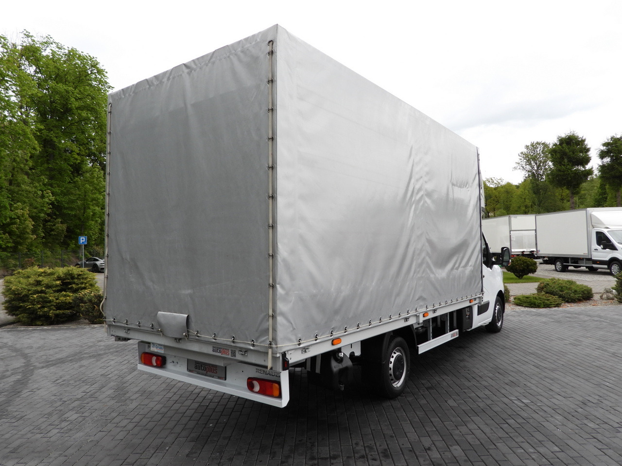 RENAULT MASTER TARPAULIN 10 PALLETS WEBASTO CRUISE CONTROL LED LIGHTS PNEUMATICS AIR CONDITIONING 165HP - Utilitaire plateau baché: photos 3 RENAULT MASTER TARPAULIN 10 PALLETS WEBASTO CRUISE CONTROL LED LIGHTS PNEUMATICS AIR CONDITIONING 165HP - Utilitaire plateau baché: photos 3