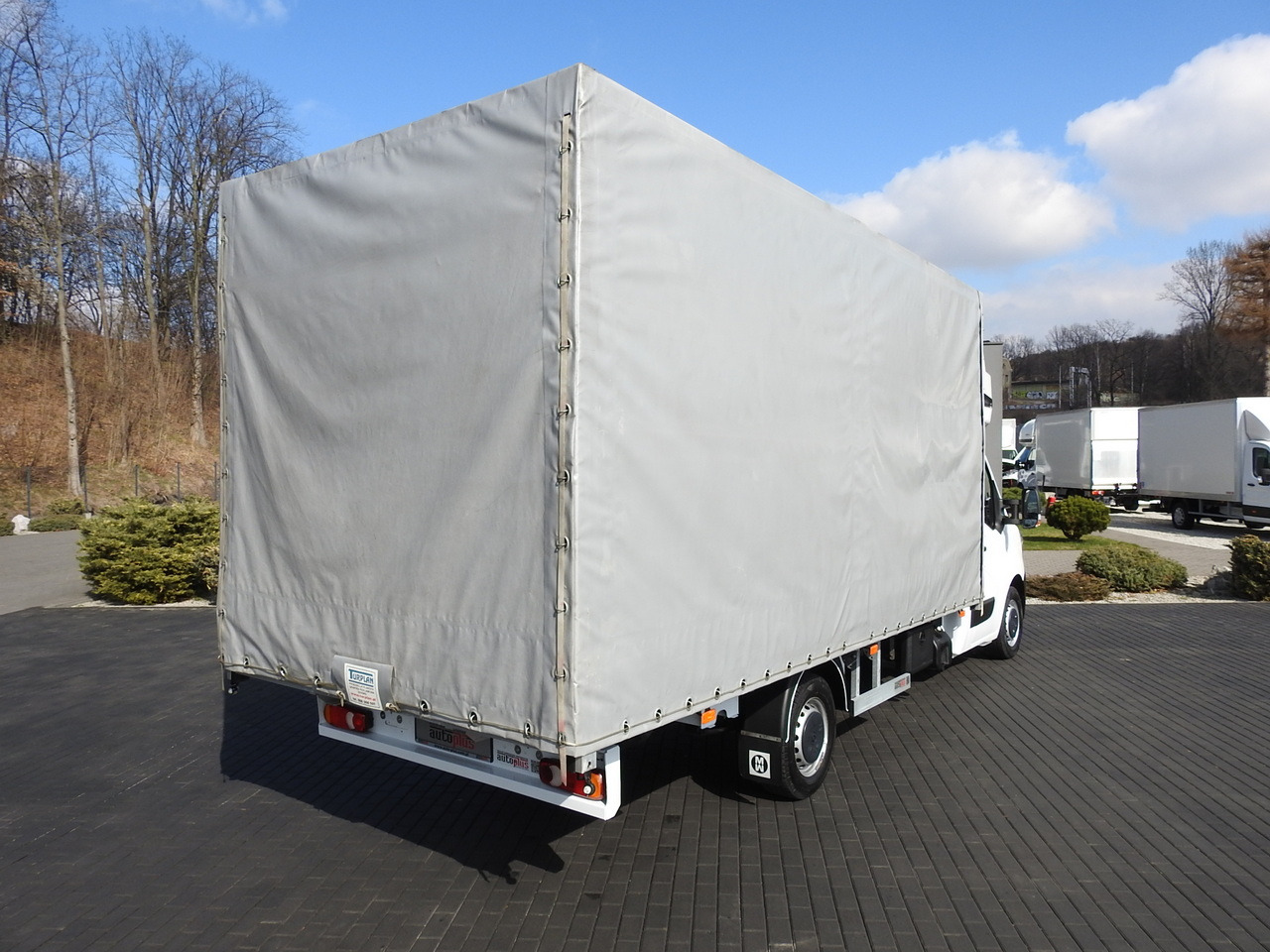 RENAULT MASTER TARPAULIN 10 PALLETS WEBASTO CRUISE CONTROL LED LIGHTS PNEUMATICS AIR CONDITIONING 165HP - Utilitaire plateau baché: photos 3 RENAULT MASTER TARPAULIN 10 PALLETS WEBASTO CRUISE CONTROL LED LIGHTS PNEUMATICS AIR CONDITIONING 165HP - Utilitaire plateau baché: photos 3