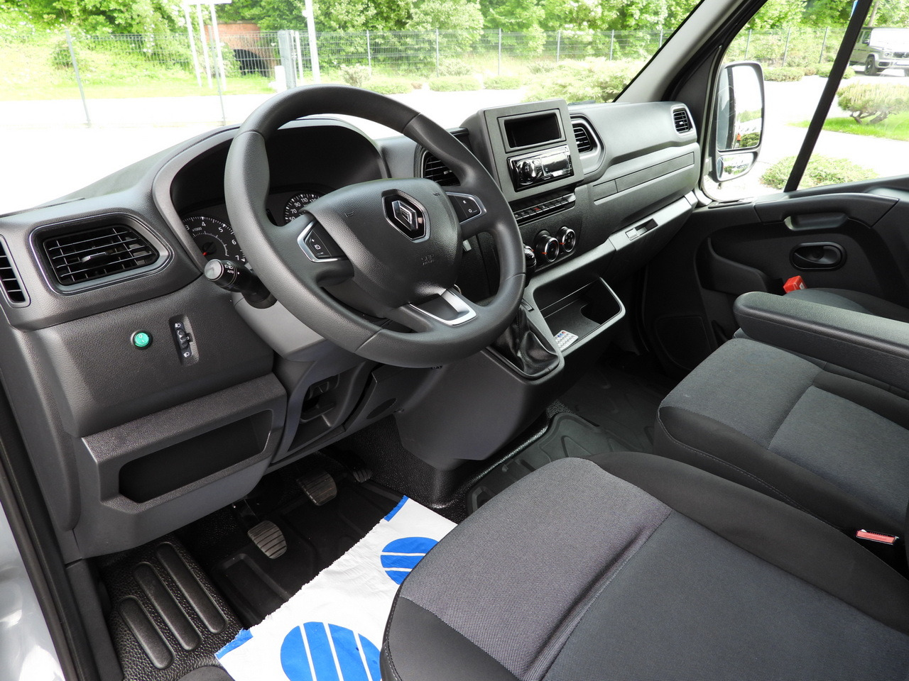 RENAULT MASTER TARPAULIN 10 PALLETS WEBASTO CRUISE CONTROL LED LIGHTS PNEUMATICS AIR CONDITIONING 165HP - Utilitaire plateau baché: photos 2 RENAULT MASTER TARPAULIN 10 PALLETS WEBASTO CRUISE CONTROL LED LIGHTS PNEUMATICS AIR CONDITIONING 165HP - Utilitaire plateau baché: photos 2