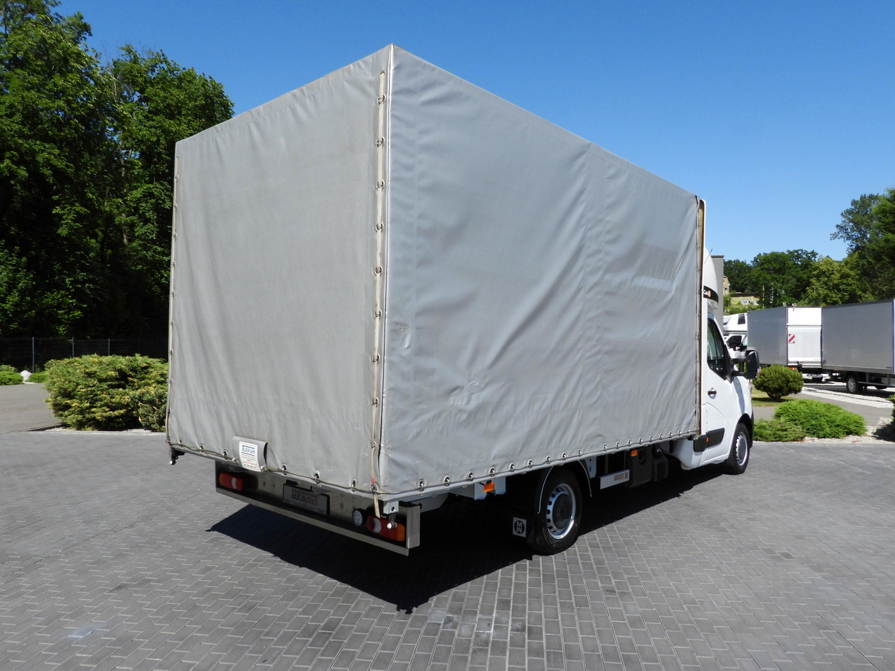 RENAULT MASTER TARPAULIN 10 PALLETS WEBASTO CRUISE CONTROL LED LIGHTS PNEUMATICS AIR CONDITIONING 165HP - Utilitaire plateau baché: photos 3 RENAULT MASTER TARPAULIN 10 PALLETS WEBASTO CRUISE CONTROL LED LIGHTS PNEUMATICS AIR CONDITIONING 165HP - Utilitaire plateau baché: photos 3