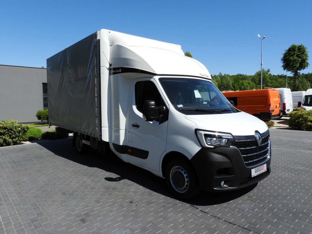 RENAULT MASTER TARPAULIN 10 PALLETS WEBASTO CRUISE CONTROL LED LIGHTS PNEUMATICS AIR CONDITIONING 165HP - Utilitaire plateau baché: photos 4 RENAULT MASTER TARPAULIN 10 PALLETS WEBASTO CRUISE CONTROL LED LIGHTS PNEUMATICS AIR CONDITIONING 165HP - Utilitaire plateau baché: photos 4