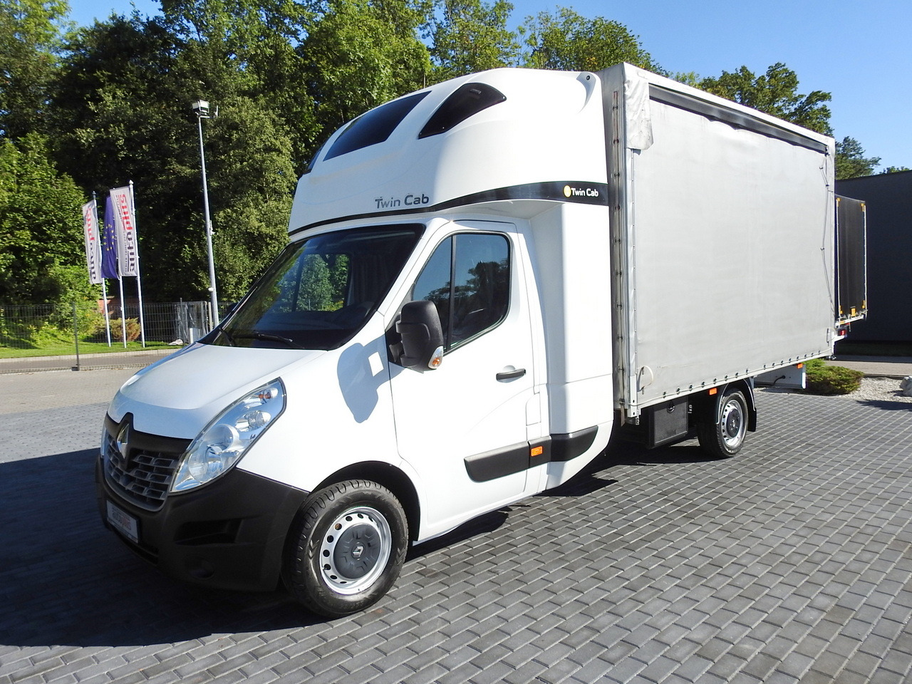 Utilitaire plateau baché RENAULT MASTER TARPAULIN 8 PALLETS WEBASTO CRUISE CONTROL AIR CONDITIONING PNEUMATICS 170HP: photos 19 Utilitaire plateau baché RENAULT MASTER TARPAULIN 8 PALLETS WEBASTO CRUISE CONTROL AIR CONDITIONING PNEUMATICS 170HP: photos 19