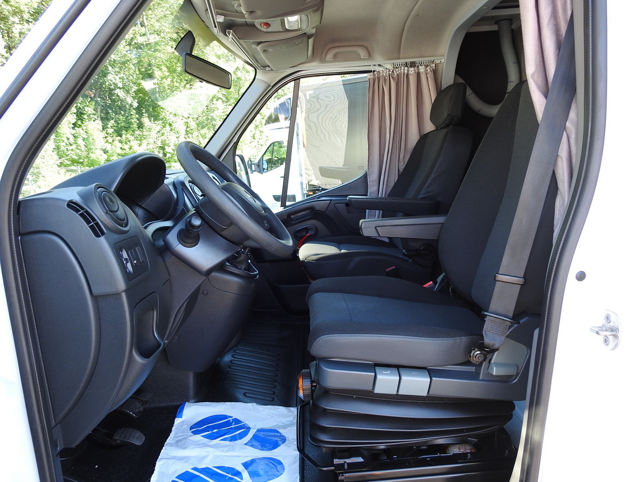 Utilitaire plateau baché RENAULT MASTER TARPAULIN 8 PALLETS WEBASTO CRUISE CONTROL AIR CONDITIONING PNEUMATICS  170HP: photos 28