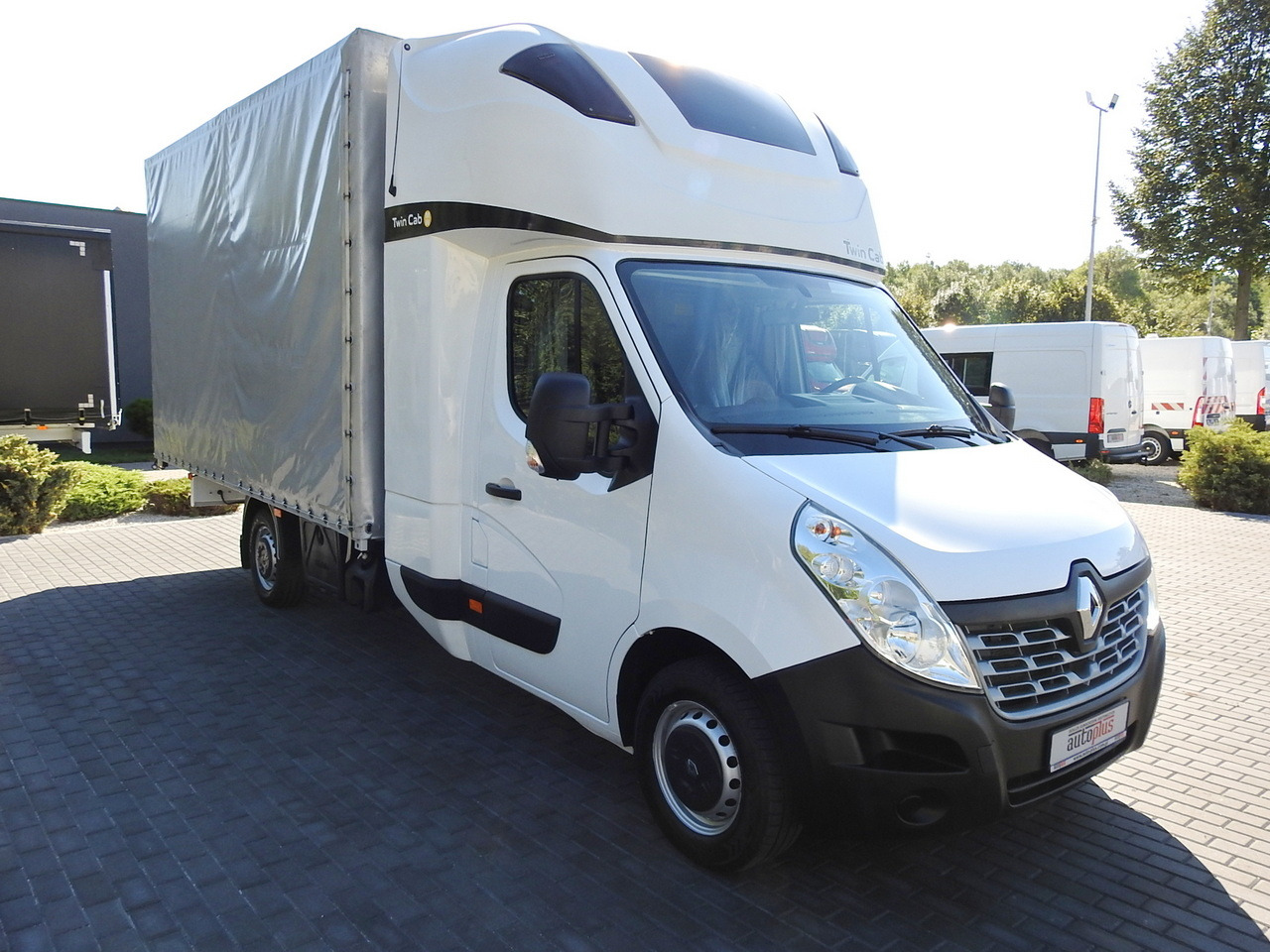 RENAULT MASTER TARPAULIN 8 PALLETS WEBASTO CRUISE CONTROL AIR CONDITIONING PNEUMATICS 170HP - Utilitaire plateau baché: photos 4 RENAULT MASTER TARPAULIN 8 PALLETS WEBASTO CRUISE CONTROL AIR CONDITIONING PNEUMATICS 170HP - Utilitaire plateau baché: photos 4