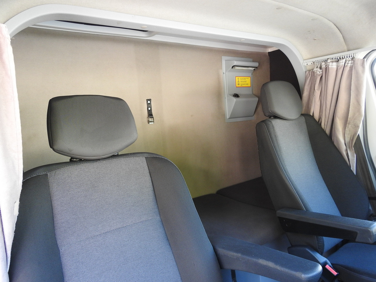 Utilitaire plateau baché RENAULT MASTER TARPAULIN 8 PALLETS WEBASTO CRUISE CONTROL AIR CONDITIONING PNEUMATICS 170HP: photos 42 Utilitaire plateau baché RENAULT MASTER TARPAULIN 8 PALLETS WEBASTO CRUISE CONTROL AIR CONDITIONING PNEUMATICS 170HP: photos 42