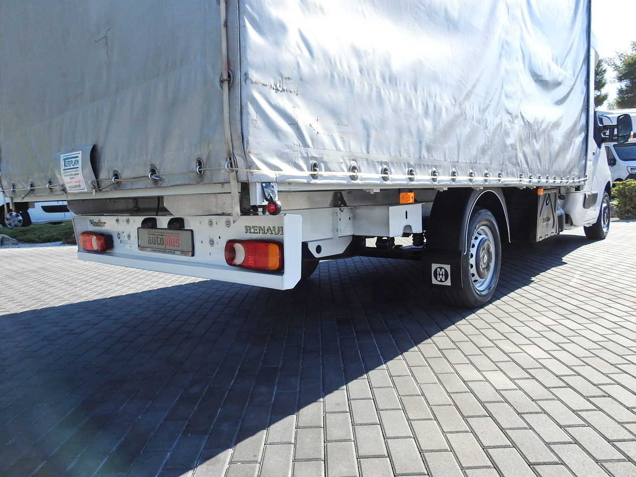 Utilitaire plateau baché RENAULT MASTER TARPAULIN 8 PALLETS WEBASTO CRUISE CONTROL AIR CONDITIONING PNEUMATICS 170HP: photos 26 Utilitaire plateau baché RENAULT MASTER TARPAULIN 8 PALLETS WEBASTO CRUISE CONTROL AIR CONDITIONING PNEUMATICS 170HP: photos 26