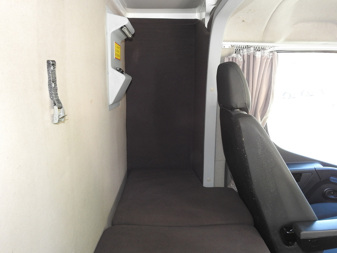 Utilitaire plateau baché RENAULT MASTER TARPAULIN 8 PALLETS WEBASTO CRUISE CONTROL AIR CONDITIONING PNEUMATICS 170HP: photos 44 Utilitaire plateau baché RENAULT MASTER TARPAULIN 8 PALLETS WEBASTO CRUISE CONTROL AIR CONDITIONING PNEUMATICS 170HP: photos 44