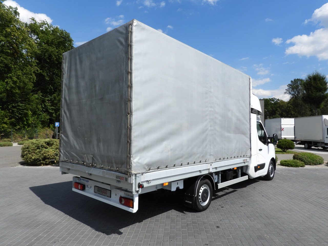 RENAULT MASTER TARPAULIN 8 PALLETS WEBASTO CRUISE CONTROL LED LIGHTS PNEUMATICS AIR CONDITIONING  165HP - Utilitaire plateau baché: photos 3 RENAULT MASTER TARPAULIN 8 PALLETS WEBASTO CRUISE CONTROL LED LIGHTS PNEUMATICS AIR CONDITIONING  165HP - Utilitaire plateau baché: photos 3
