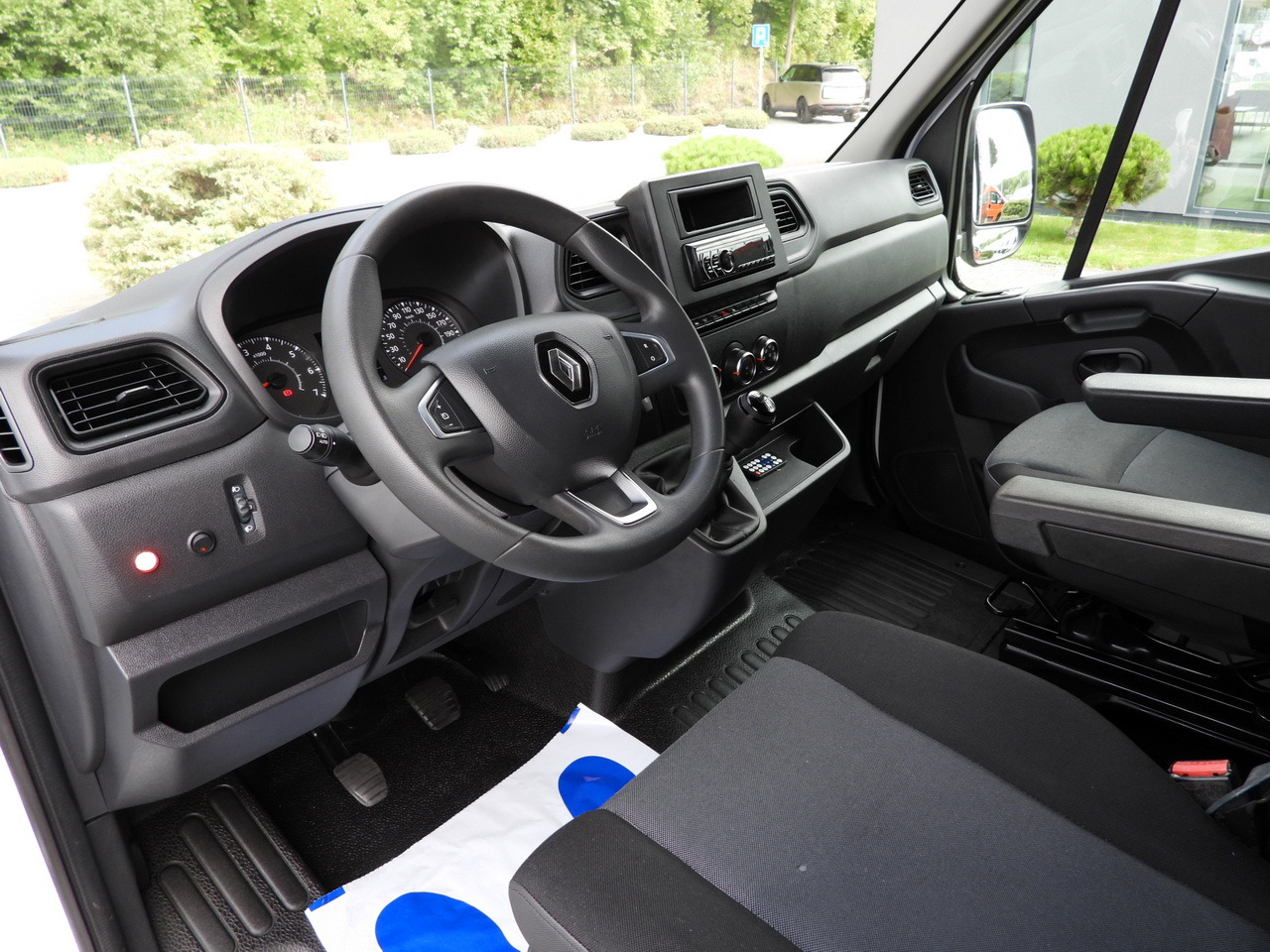 RENAULT MASTER TARPAULIN LIFT 8 PALLETS CRUISE CONTROL LED LIGHTS AIR CONDITIONING 145HP - Utilitaire plateau baché: photos 2 RENAULT MASTER TARPAULIN LIFT 8 PALLETS CRUISE CONTROL LED LIGHTS AIR CONDITIONING 145HP - Utilitaire plateau baché: photos 2