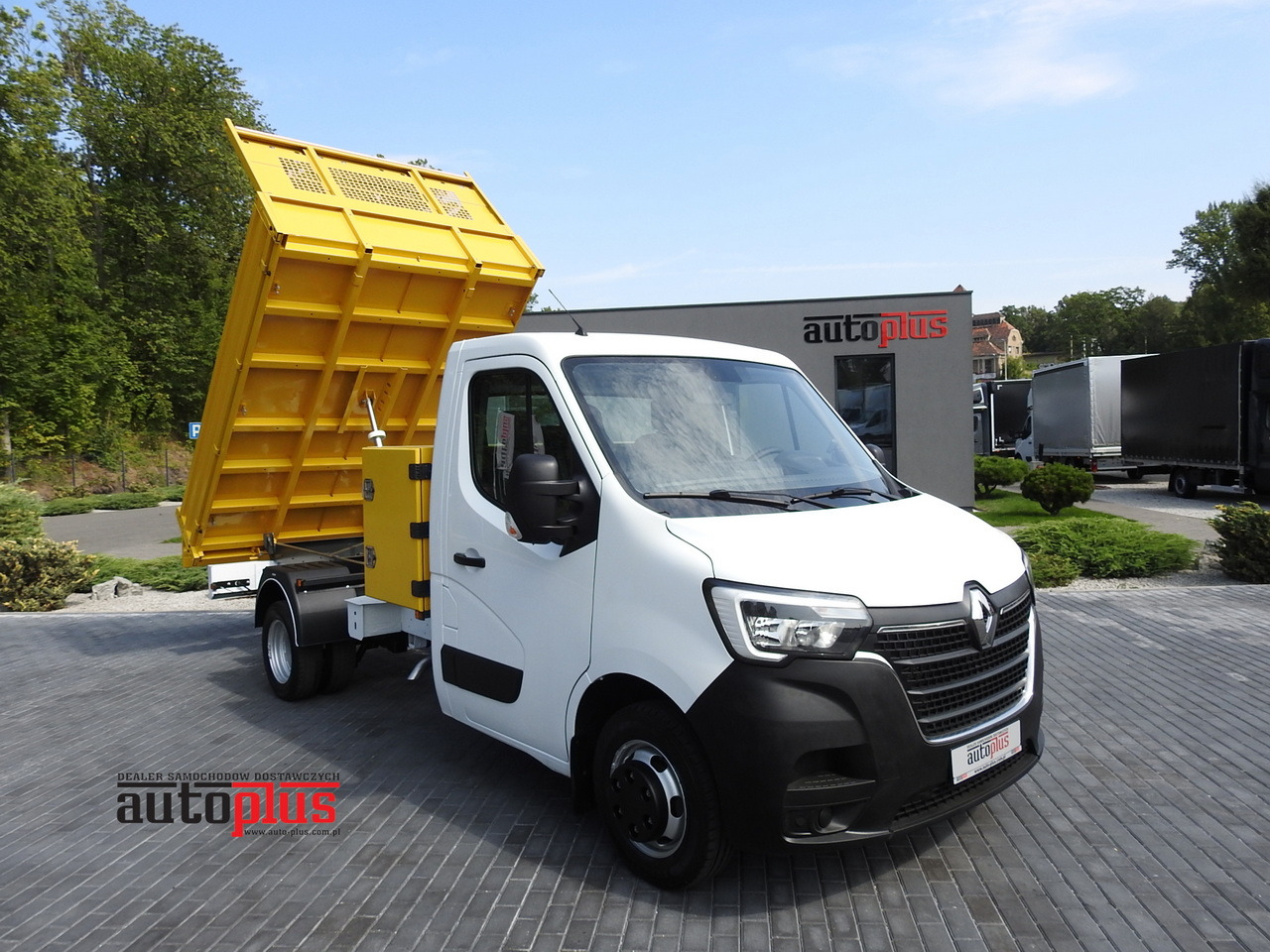 Utilitaire benne RENAULT MASTER TIPPER CRUISE CONTROL NAVIGATION AIR CONDITIONING LED LIGHTS TWIN WHEELS LOAD WEIGHT 145HP: photos 1