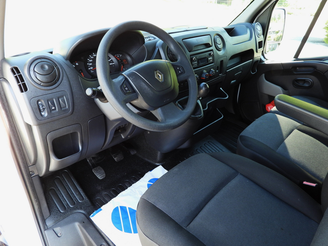 RENAULT MASTER TIPPER CRUISE CONTROL TWIN WHEELS AIR CONDITIONING 145HP - Utilitaire benne: photos 2 RENAULT MASTER TIPPER CRUISE CONTROL TWIN WHEELS AIR CONDITIONING 145HP - Utilitaire benne: photos 2