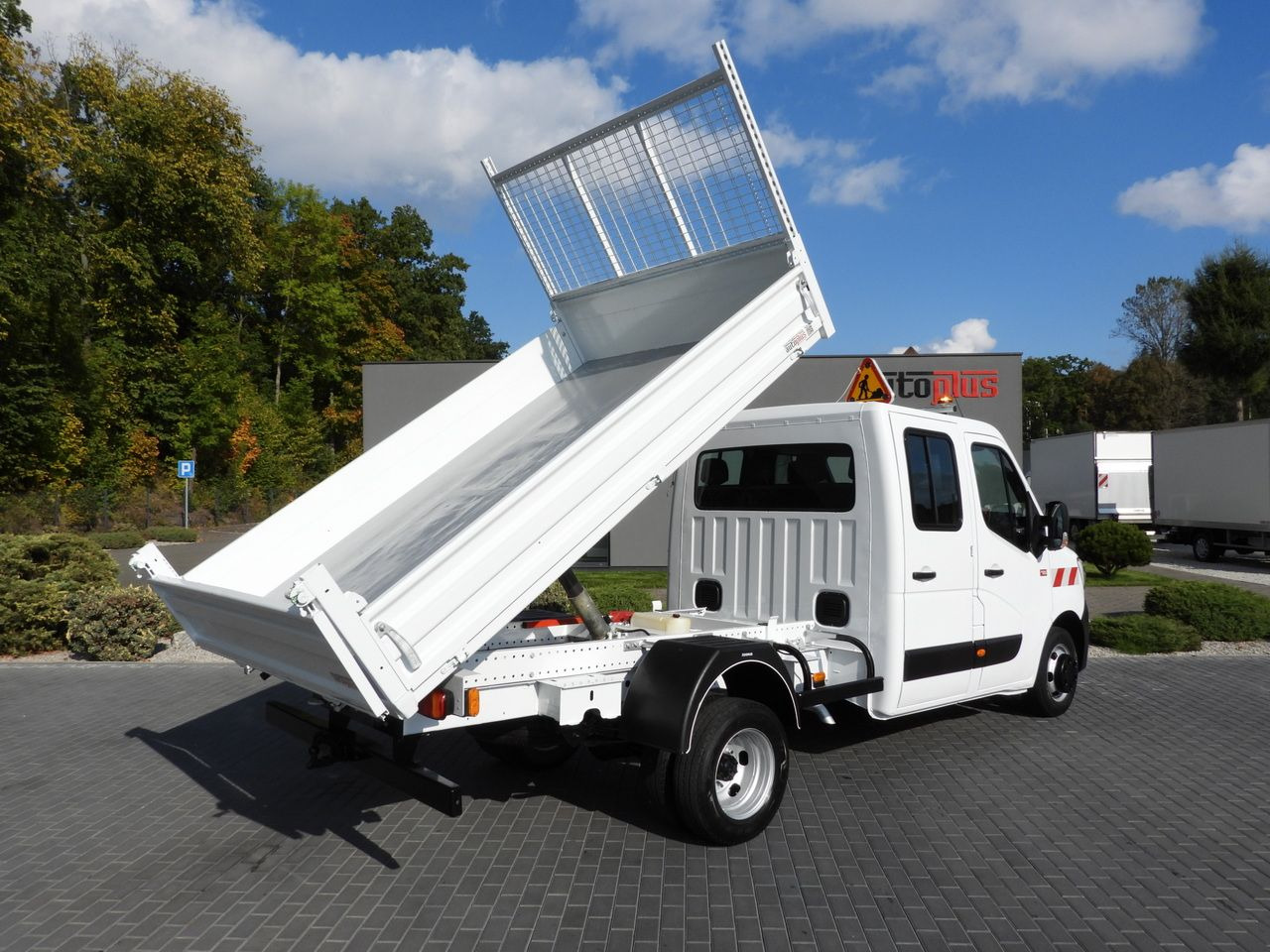 RENAULT MASTER TIPPER DOUBLE CABIN DOKA 6 SEATS CRUISE CONTROL LED LIGHTS TWIN WHEELS AIR CONDITIONING 165HP - Utilitaire benne: photos 3 RENAULT MASTER TIPPER DOUBLE CABIN DOKA 6 SEATS CRUISE CONTROL LED LIGHTS TWIN WHEELS AIR CONDITIONING 165HP - Utilitaire benne: photos 3