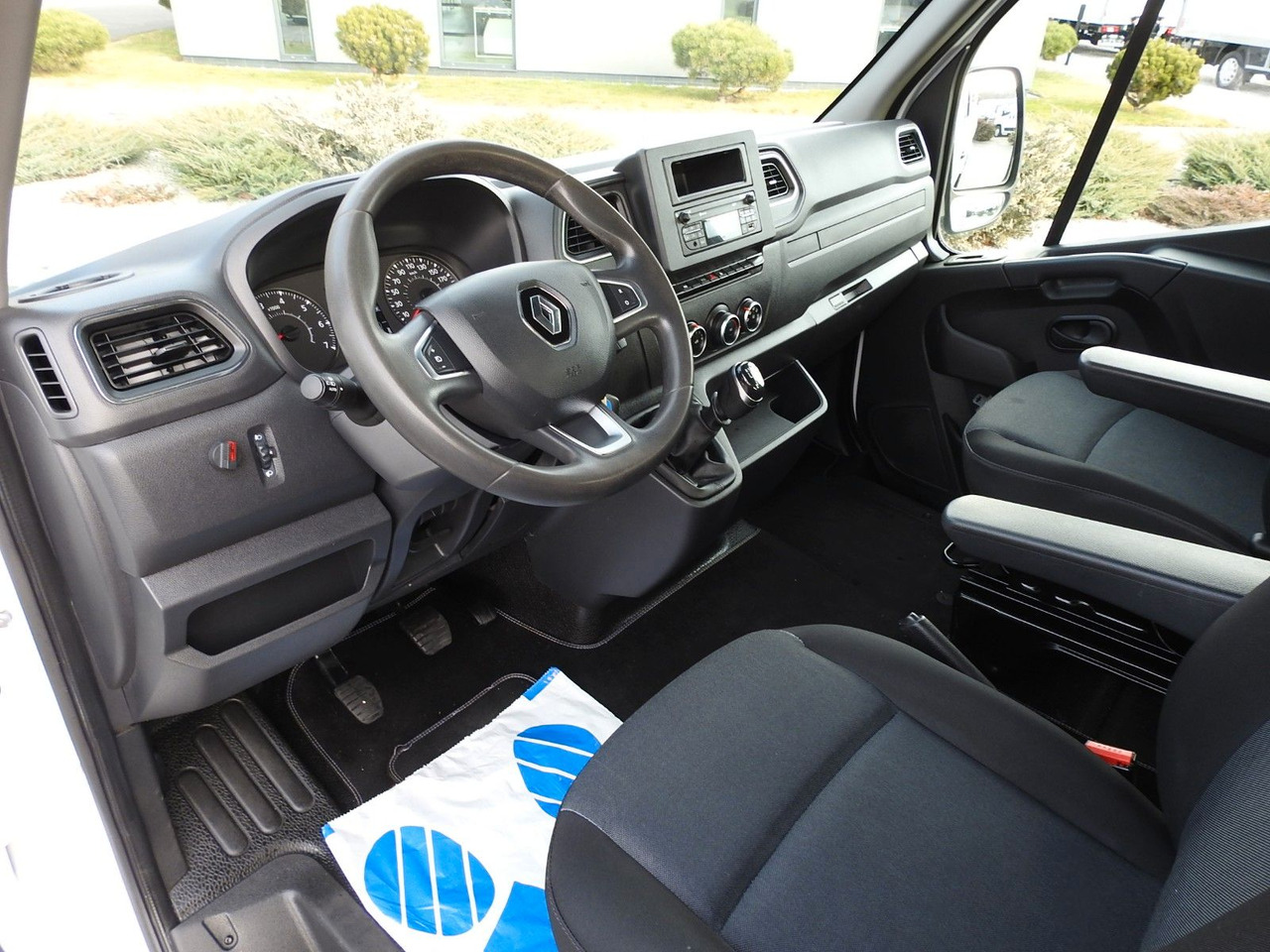 Renault MASTER KIPPER DOPPELKABINE DOKA 6 SITZE TEMPOMAT - Utilitaire benne, Utilitaire double cabine: photos 2 Renault MASTER KIPPER DOPPELKABINE DOKA 6 SITZE TEMPOMAT - Utilitaire benne, Utilitaire double cabine: photos 2