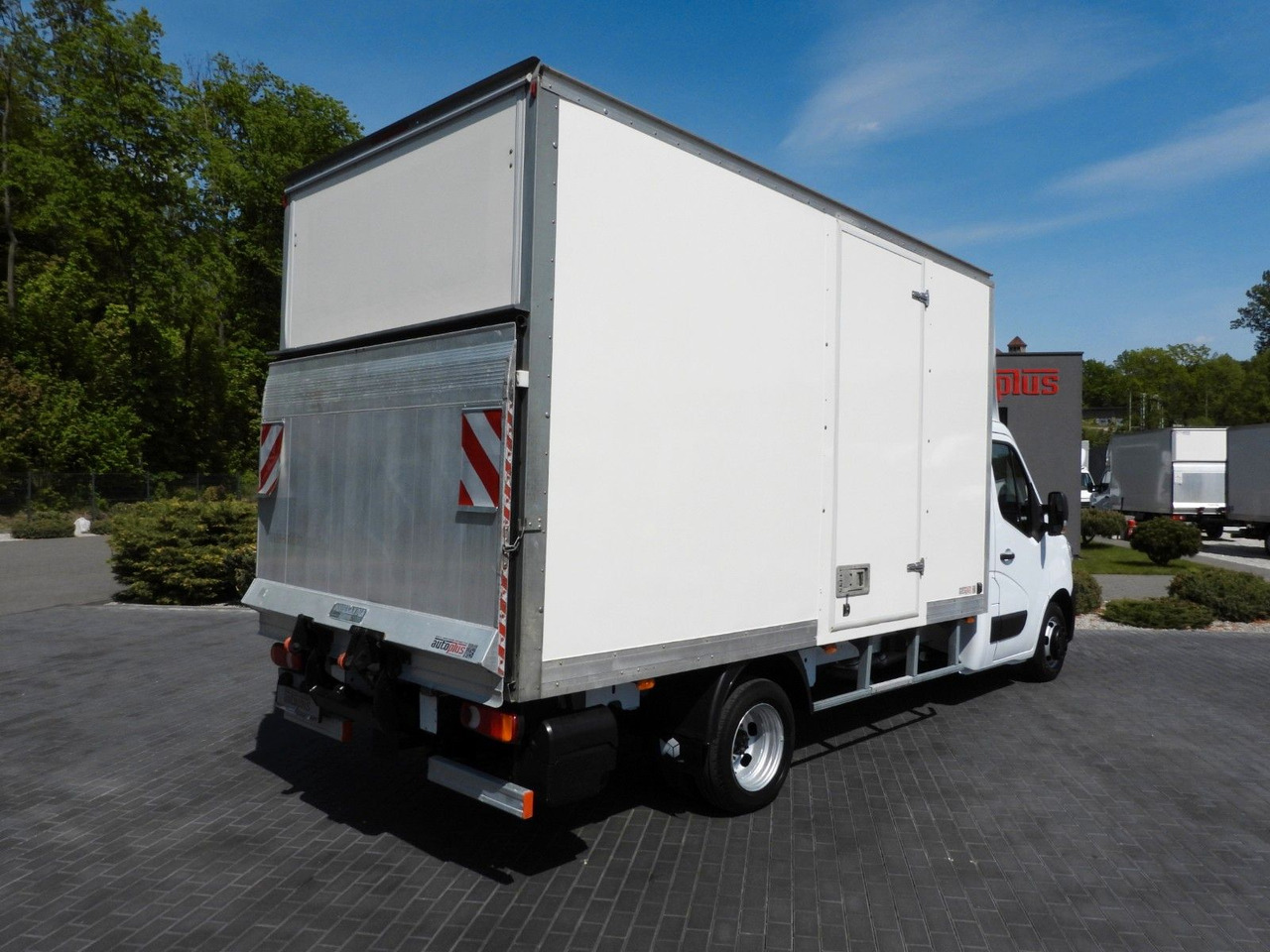Renault MASTER KOFFER AUFZUG 8 PALETTEN TEMPOMAT NAVI - Fourgon grand volume: photos 3 Renault MASTER KOFFER AUFZUG 8 PALETTEN TEMPOMAT NAVI - Fourgon grand volume: photos 3