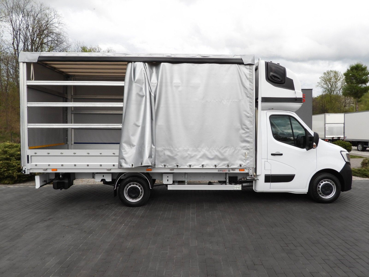 Utilitaire plateau baché Renault MASTER  PRITSCHE PLANE 10 PALETTEN WEBASTO  A/C: photos 8