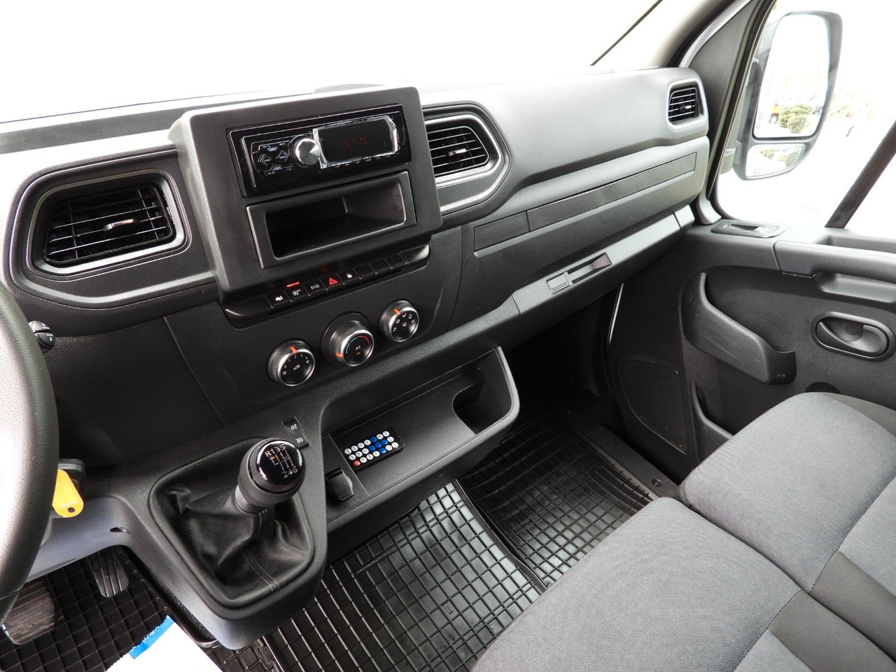 Utilitaire plateau baché Renault MASTER  PRITSCHE PLANE 10 PALETTEN WEBASTO  A/C: photos 24
