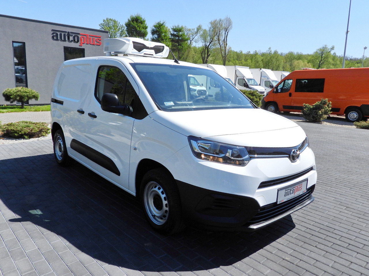 TOYOTA PROACE CITY REFRIGERATOR VAN -15*C POWER SUPPLY 230V CRUISE CONTROL AIR CONDITIONING 100HP - Utilitaire frigorifique: photos 4 TOYOTA PROACE CITY REFRIGERATOR VAN -15*C POWER SUPPLY 230V CRUISE CONTROL AIR CONDITIONING 100HP - Utilitaire frigorifique: photos 4