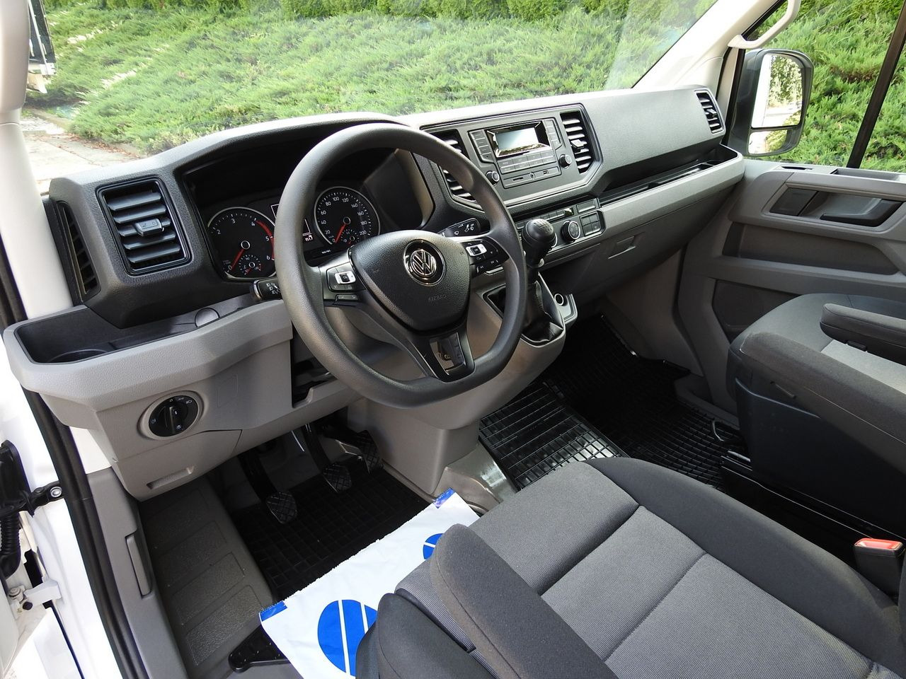 VOLKSWAGEN CRAFTER - Utilitaire plateau baché: photos 2 VOLKSWAGEN CRAFTER - Utilitaire plateau baché: photos 2