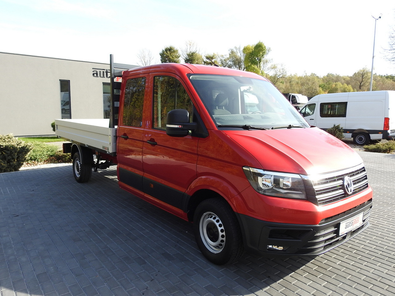 VOLKSWAGEN CRAFTER STAKE BODY DOUBLE CABIN DOKA 7 SEATS AIR CONDITIONING 140HP - Utilitaire double cabine: photos 4 VOLKSWAGEN CRAFTER STAKE BODY DOUBLE CABIN DOKA 7 SEATS AIR CONDITIONING 140HP - Utilitaire double cabine: photos 4
