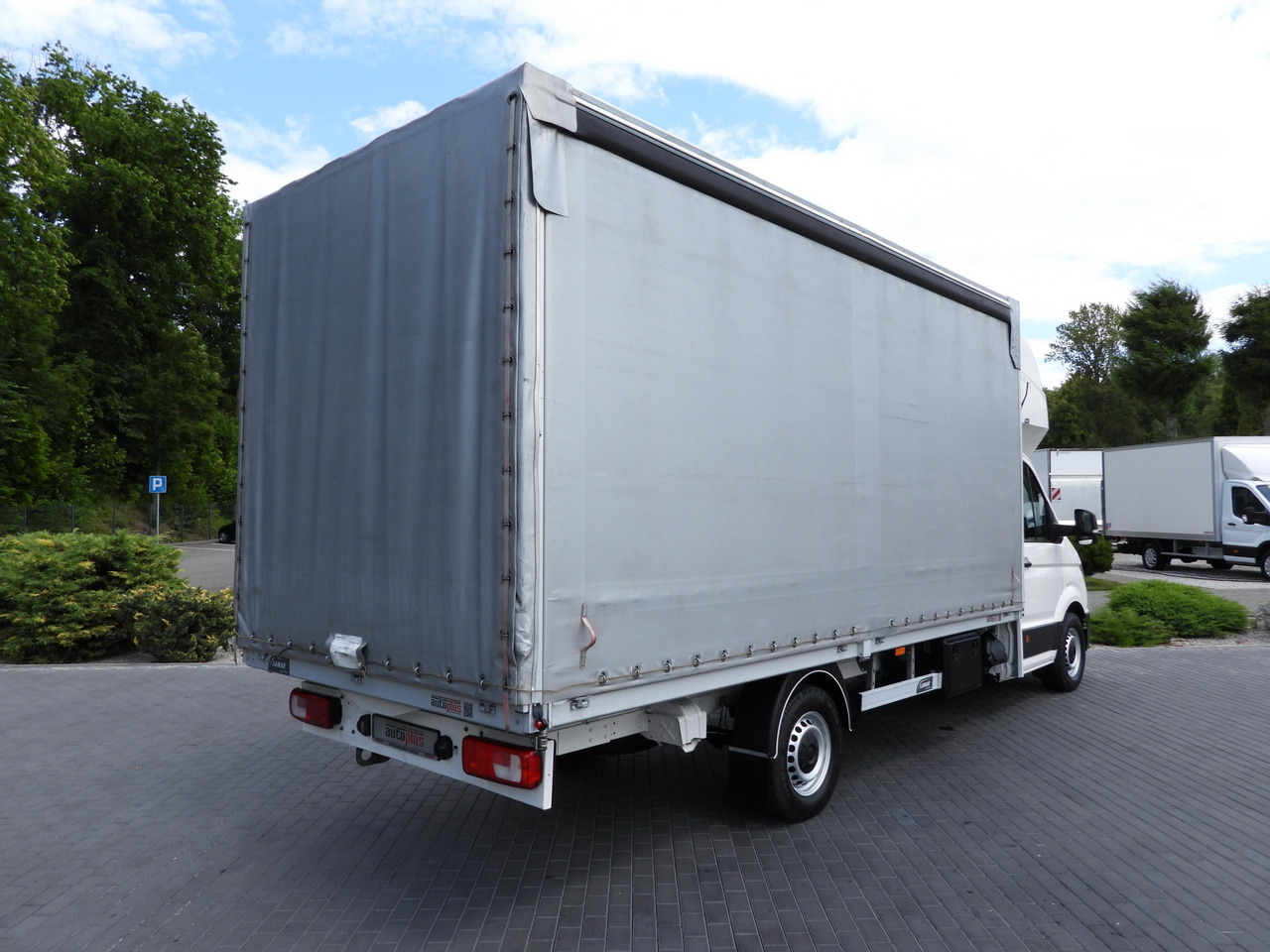 VOLKSWAGEN CRAFTER TARPAULIN 10 PALLETS WEBASTO CRUISE CONTROL AIR CONDITIONING 180HP - Utilitaire plateau baché: photos 3 VOLKSWAGEN CRAFTER TARPAULIN 10 PALLETS WEBASTO CRUISE CONTROL AIR CONDITIONING 180HP - Utilitaire plateau baché: photos 3