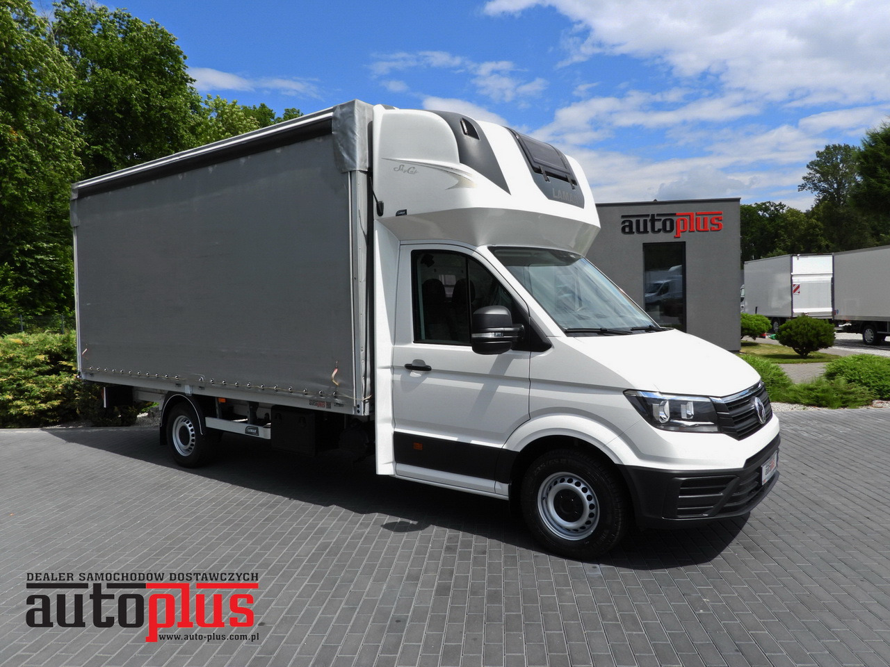 VOLKSWAGEN CRAFTER TARPAULIN 10 PALLETS WEBASTO CRUISE CONTROL AIR CONDITIONING 180HP - Utilitaire plateau baché: photos 1 VOLKSWAGEN CRAFTER TARPAULIN 10 PALLETS WEBASTO CRUISE CONTROL AIR CONDITIONING 180HP - Utilitaire plateau baché: photos 1