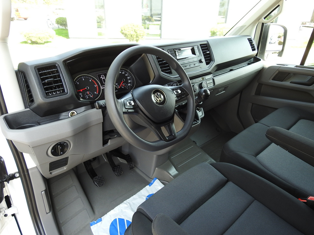 VOLKSWAGEN CRAFTER TARPAULIN 10 PALLETS WEBASTO CRUISE CONTROL AIR CONDITIONING LED LIGHTS 180HP - Utilitaire plateau baché: photos 2 VOLKSWAGEN CRAFTER TARPAULIN 10 PALLETS WEBASTO CRUISE CONTROL AIR CONDITIONING LED LIGHTS 180HP - Utilitaire plateau baché: photos 2
