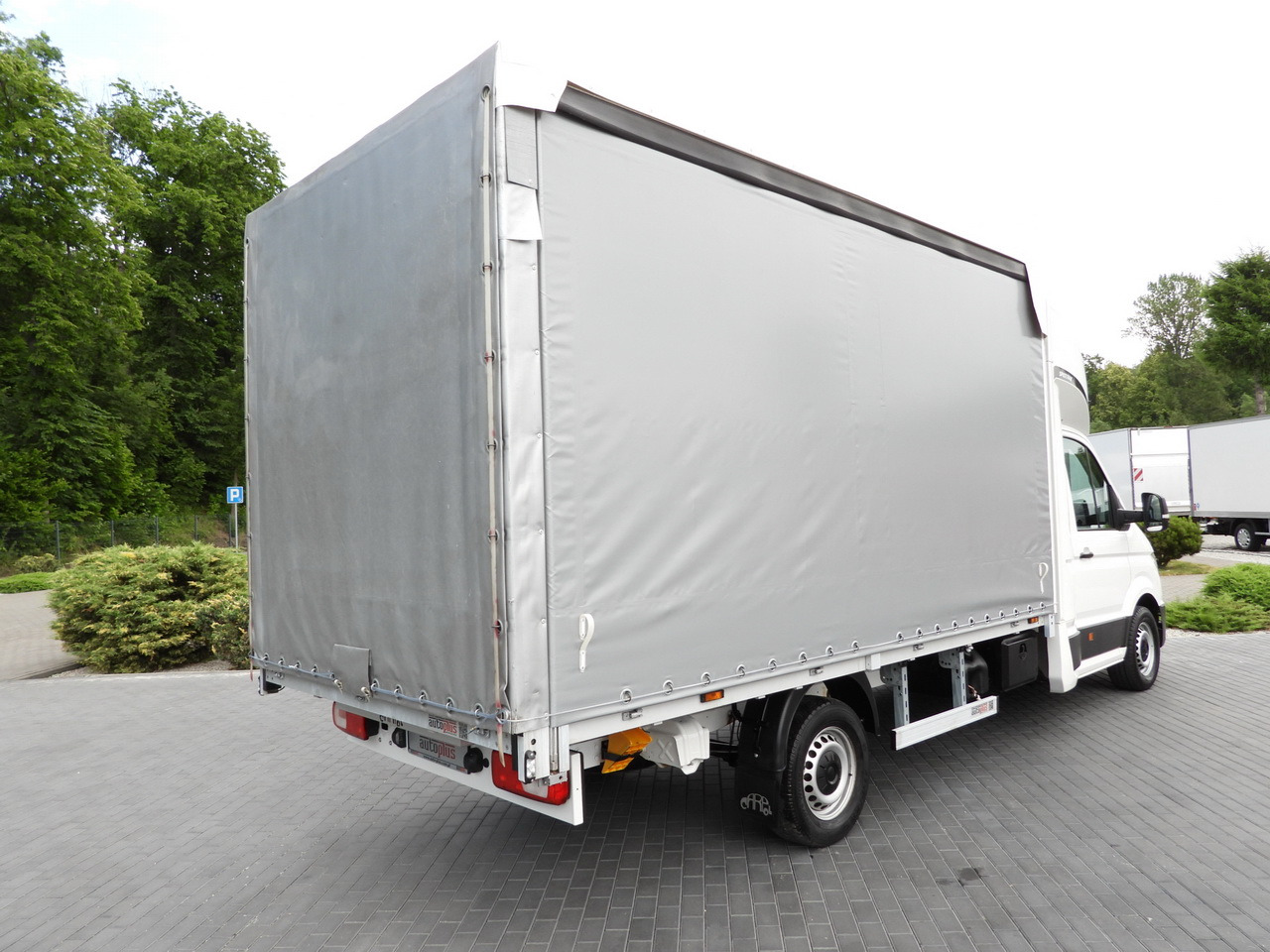 VOLKSWAGEN CRAFTER TARPAULIN 8 PALLETS CRUISE CONTROL LED LIGHTS AIR CONDITIONING 180HP - Utilitaire plateau baché: photos 3 VOLKSWAGEN CRAFTER TARPAULIN 8 PALLETS CRUISE CONTROL LED LIGHTS AIR CONDITIONING 180HP - Utilitaire plateau baché: photos 3
